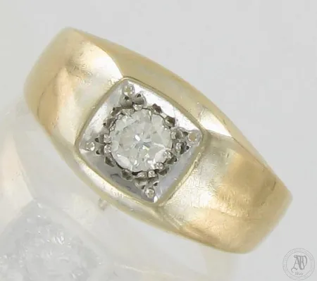 Timanttisormus, 1xn.0.29ct, timantin kuletissa pieni lohkeama, sormuksen runko hieman vääntynyt, koko 19, 750 kelta- ja valkokulta, paino 5,6g