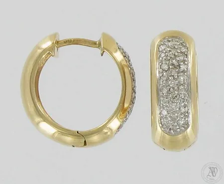 Timanttikorvakorut 50xn.0.01ct, korkeus 17mm, 585 kelta- ja valkokulta, paino 9,3g