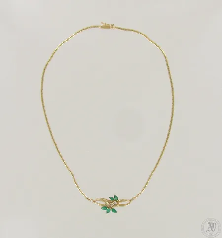 Smaragdikaulakoru timanteilla 5xn.0.05ct, pituus 40,5cm, 585br, paino 10,6g