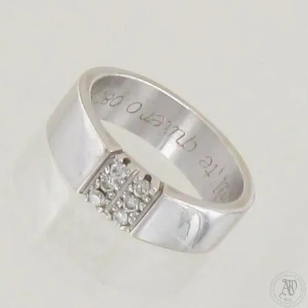 Timanttisormus 6xn.0.02ct, koko16¾, 585 valkokulta, paino 6,6g