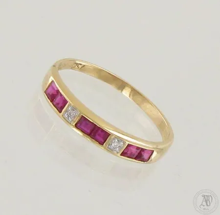 Kivisormus timanteilla 2x0.005ct, kaiverrettu, koko 17½, 750br, paino 1,9g