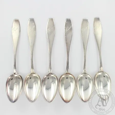 Kuusi jälkiruokalusikkaa, kaiverrettu, pituus 160mm, 813, paino 138,7g 