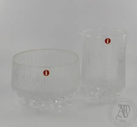 Sokerikko ja kermakko Iittala, Tapio Wirkkala, Ultima Thule, korkeudet 5-8,5cm. Lähetetään postipakettina.
