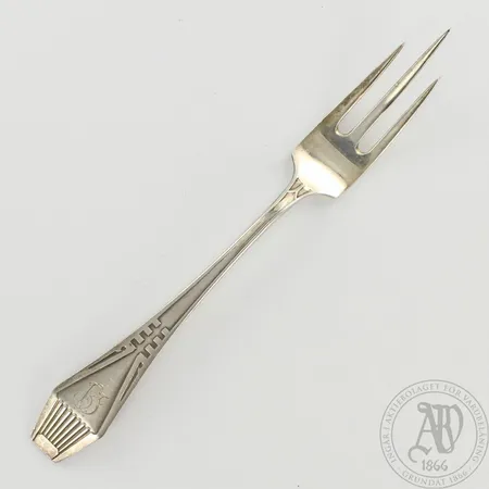 Perunahaarukka, kaiverrettu, pituus 170mm, 813, paino 33,1g 