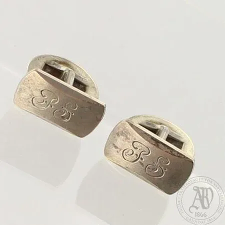 Kalvosinnapit, kaiverrettu, mitat 12x19mm, 813, paino 12,7g 