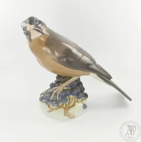 Posliinifiguuri Royal Copenhagen, lintu, korkeus 14cm Lähetetään postipakettina.