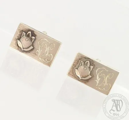 Kalvosinnapit, kaiverrettu, mitat 12x20mm, 925, paino 9,7g 