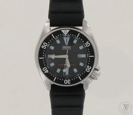 Naisten teräsrannekello Seiko Scuba Divers Automatic kumihihnalla,taulun Ø 35mm, ref.4205-0143, sarjano.820279, kuin uusi, laatikko,