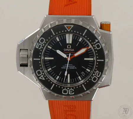 Metallirannekello Omega Seamaster Ploprof Co-axial Choronometer 1200m  / 4000ft, taulun Ø 55x48mm, Ref.22432552101002, sarjano.82019851, Cal 8500, hihna kumia, laatikko, Suomi paperit päivätty 10.02.2014