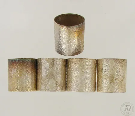 Viisi snapsimukia, Kultakeskus, korkeus 45mm, 830, paino 192,3g 