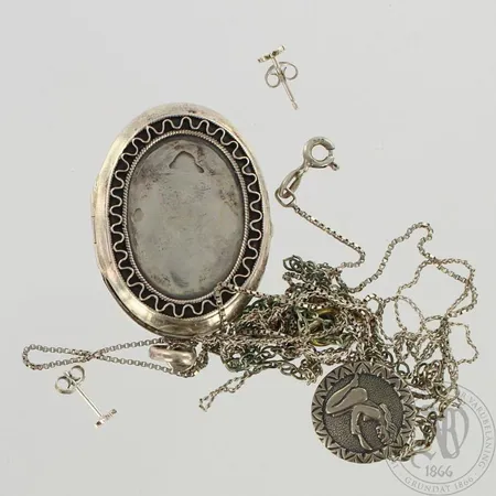 Viallisia koruja, 835-925br, paino 17,2g