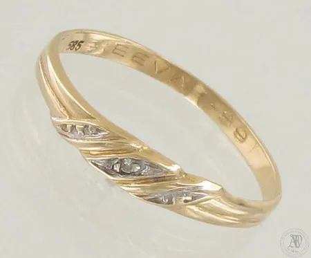 Timanttisormus 1xn.0.005ct, kaiverrettu, koko 17¾, käytön jälkiä, 585, paino 1,0g