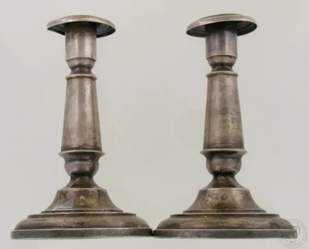 Vialliset kynttilänjalat, korkeus 150mm, 830br, paino 257,1g
