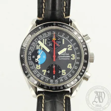 Omega Speedmaster, Triple Day-Date 38205326, automaatti, watch nro. 55657246, taulun Ø 38mm, ostopäivä 12.11.1997, pieniä käytön jälkiä, nahkaranneke, aitoustodistus.