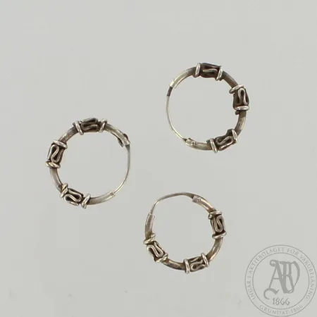 Kolme korvarengasta, Ø 16mm, 925, paino 2,0g