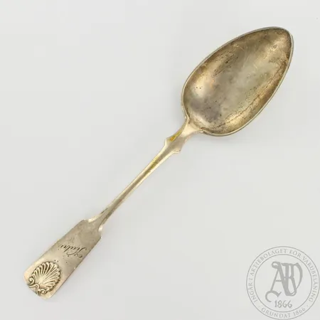 Ruokalusikka, kaiverrettu, pituus  210mm, 813, paino 58,5g 