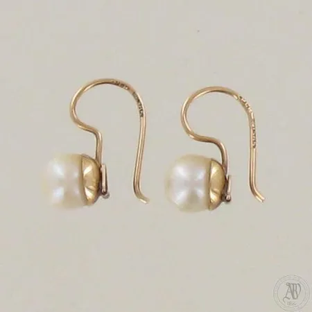 Helmikorvakorut, korkeus 18mm, 585br, paino 2,5g