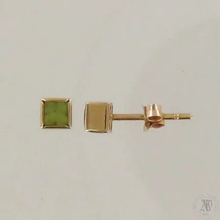 Kivikorvakorut, mitat 4x4mm, 585br, paino 1,1g