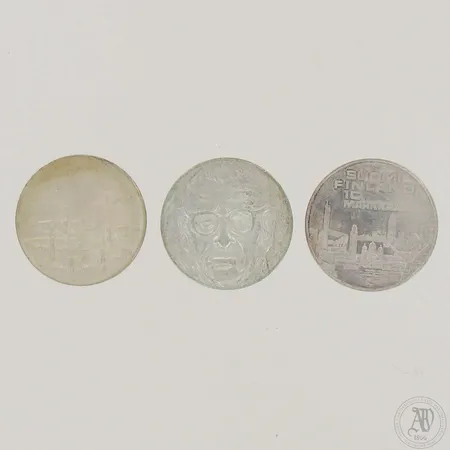 Kolme juhlarahaa Suomi, Itsenäinen Suomi 50 v 1967 10mk, J.K. Paasikivi 1970 10mk ja EMX Helsinki 1971 10mk, 500 ja 900, paino 46,6g ja 24,2g 
