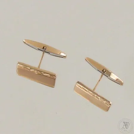 Kalvosinnapit, käytön jälkiä, mitat 11x16mm, 585br, paino 3,0g