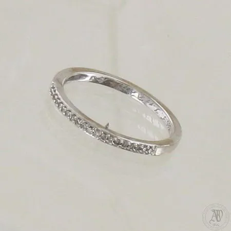 Timanttisormus 20xn.0.005ct, rodinointi kulunut,  kaiverrettu, koko 16½, 585 valkokulta, paino 1,5g