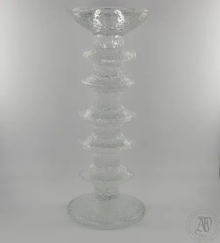Kynttilänjalka Iittala, Festivo, korkeus 220mm. Lähetetään postipakettina.