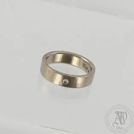 Timanttisormus 1xn.0.04ct, koko 17, 750 valkokulta, paino 7,6g