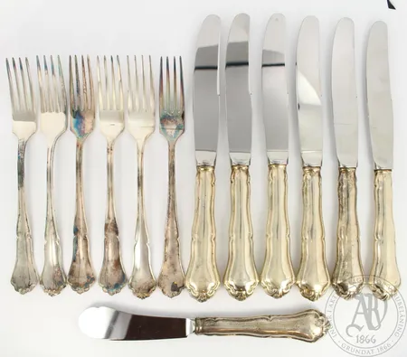 Aterinsetti, kuusi haarukkaa kuusi veistä ja voiveitsi, Chippendale, pituudet 180mm 220mm ja 190mm, 830 ja 830br, painot 211,7g 343,2g ja 42,3g