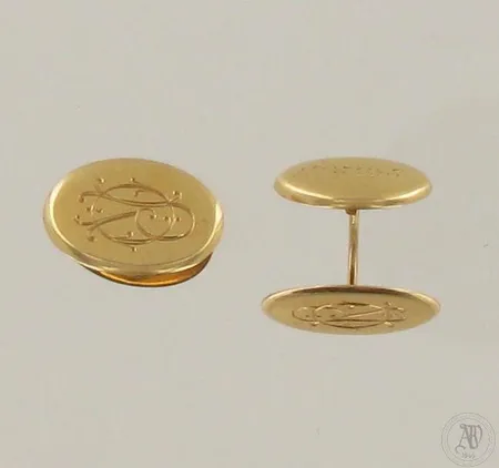 Kalvosinnapit, kaiverrettu, 585br, paino 8,6g