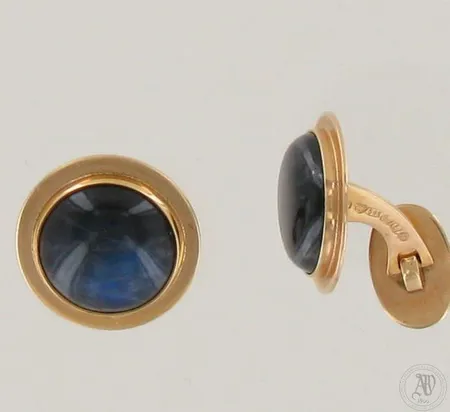 Kivikalvosinnapit, Kalevala Koru, Ø 24mm, vuodelta 1964, 585br, paino 19,2g