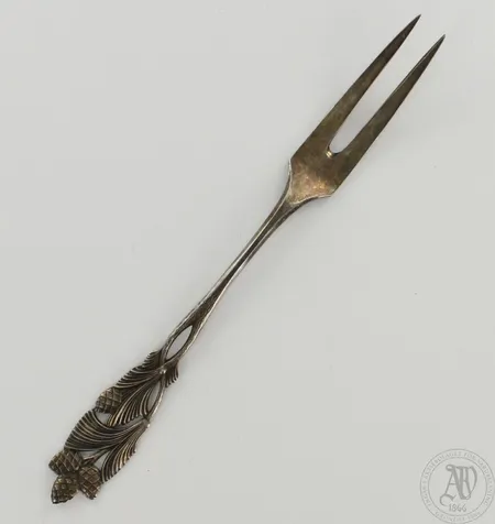 Kakkuhaarukka, Käpy, pituus 162mm, 813, paino 22,9g 