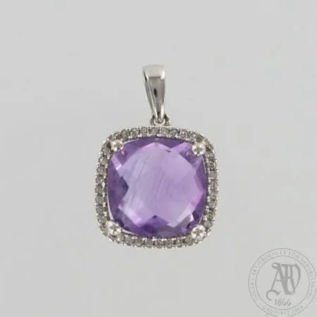 Kiviriipus timanteilla 32xn.0.005ct, riipuksen korkeus 18mm, 585 valkokulta, paino 2,0g 