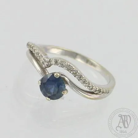 Kivisormus timanteilla 23xn.0.005ct, koko 16, 585 valkokulta, paino 2,2g 