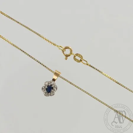 Venetsia-kaulaketju timanttiriipuksella 6xn.0.01ct, riipuksen korkeus 13mm, ketjun pituus 42cm, 585 kelta- ja valkokulta, paino 2,9g 