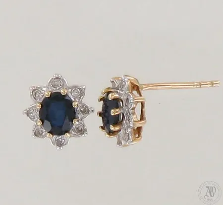 Sinisafiirikorvanapit timanteilla 16xn.0.005ct, taustat puuttuu, korkeus 9mm, 585br kelta- ja valkokulta, paino 1,3g