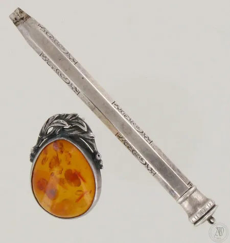 Viallisia hopeaesineitä, 830br-925br, paino 9,9g