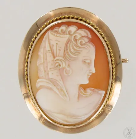 Camee-rintaneula, korkeus 43mm, 585br, paino 10,3g
