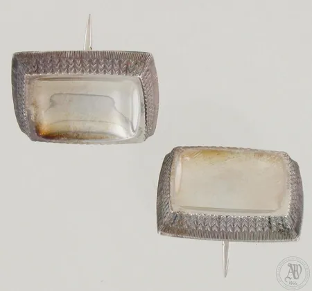Kaksi juustonappia, 830, paino 21,4g 