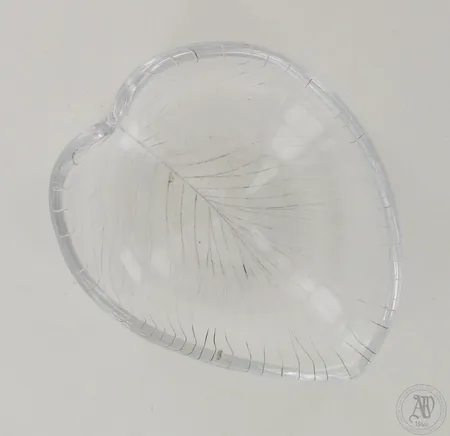 Lasivati, signeeraus T. Wirkkala Iittala, lehtikuvio, mitat 90x75x20mm, pientä käyttökulumaa pohjassa