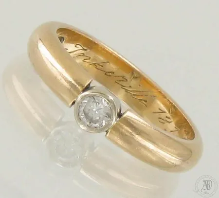Timanttisormus 1xn.0.14ct, kaiverrettu, koko 17½, 750 kelta- ja valkokulta, paino 5,6g
