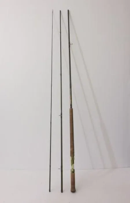 Perhovapa G. Loomis Roaring River Stinger GLX 14' #9/10 Shooting Taper, laukku Ota yhteys panttilainaamoon kuljetusmaksusta sopimiseksi.