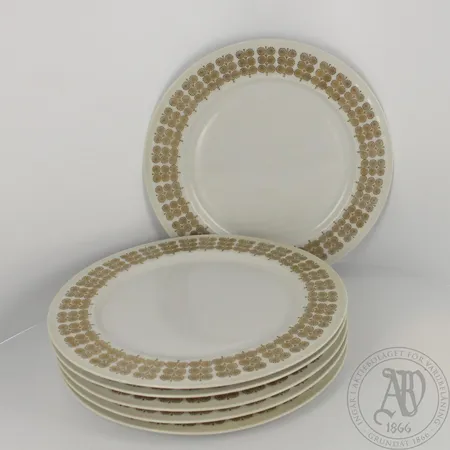 Kuusi leipälautasta, Arabia Pallas, Ø 175mm.  Lähetetään postipakettina.