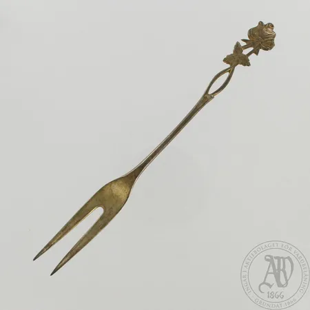Leikkelehaarukka, kaiverrettu, pituus 140mm, 830, paino 11,2g