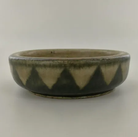 Tuhkakuppi Arabia, made in Finland, Ø 11cm.  Lähetetään postipakettina.