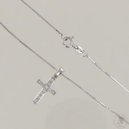 Kaulaketju timanttiriipuksella 11xn.0.01ct, riipuksen korkeus 20mm, ketjun pituus 42, 585 valkokulta, paino 2,7g 