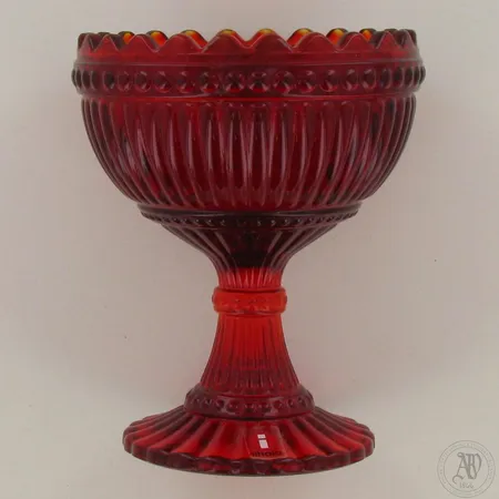 Mariskooli, Iittala, korkeus 120mm, punainen.  Lähetetään postipakettina.