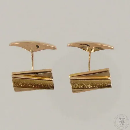 Kalvosinnapit, kaiverrettu, mitat 11x16mm, 585, paino 5,9g 