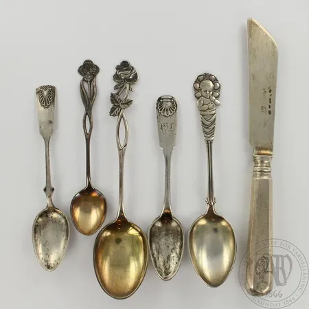 Viisi lusikkaa ja veitsi, pituudet 120-190mm, 813br, paino 125,3g 