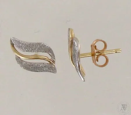 Korvakorut, korkeus 12mm, 585 kelta- ja valkokulta, paino 1,1g