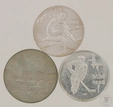 Kolme Juhlarahaa, Suomi,  jääkiekon MM 1982, yleisurheilun MM 1983 ja Turku 1229-1979, nimellesarvo 125mk, 500, paino 71,5g